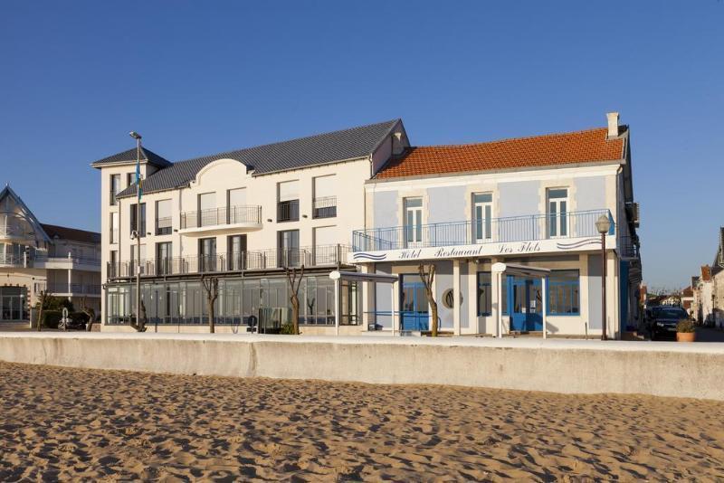 Les Flots - Hotel Et Restaurant Face A L'Ocean - Châtelaillon-Plage 외부 사진